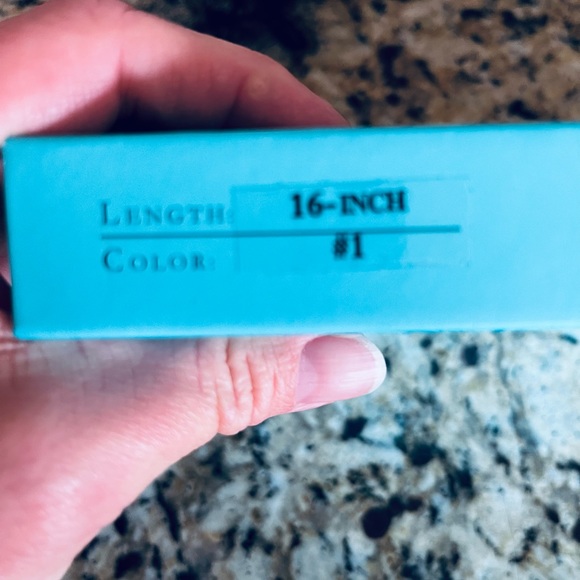 Halo 16 in black extensions. #1 color Fine hair texture. - Picture 5 of 7